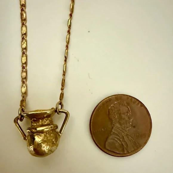 Heron and Lamb phaedra charm- 14 K Gold plated - Picture 2 of 4